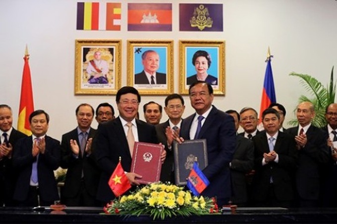 Vietnam, Cambodia reach cooperative contents in 28 sectors - 1