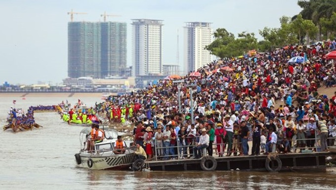 Cambodia ensures security during water festival - 1 Cambodia ensures security during water festival - 1