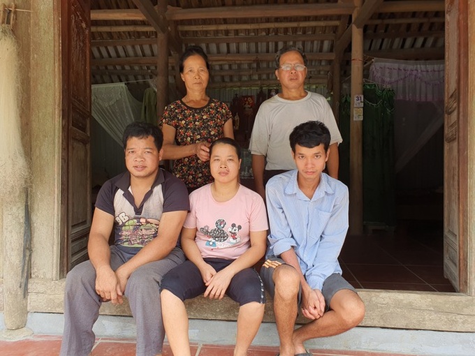 Poor family with three disabled children needs help - 1