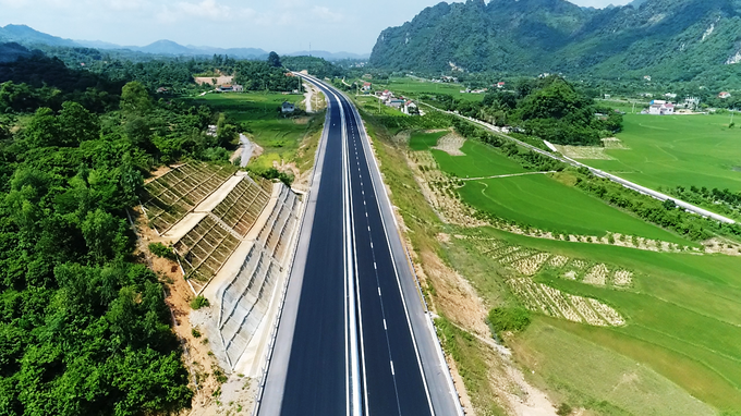 VND12trn highway to be put into operation - 2