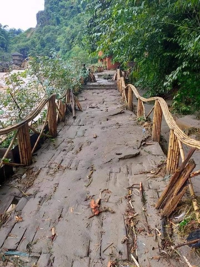 Flash flood ruins Sapa tourist site - 6