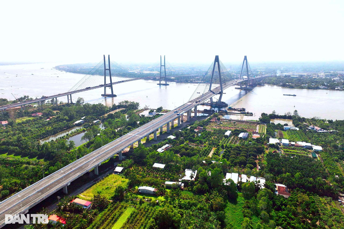 Major bridge connecting HCM City and Mekong Delta localities to open - 2 Major bridge connecting HCM City and Mekong Delta localities to open - 2