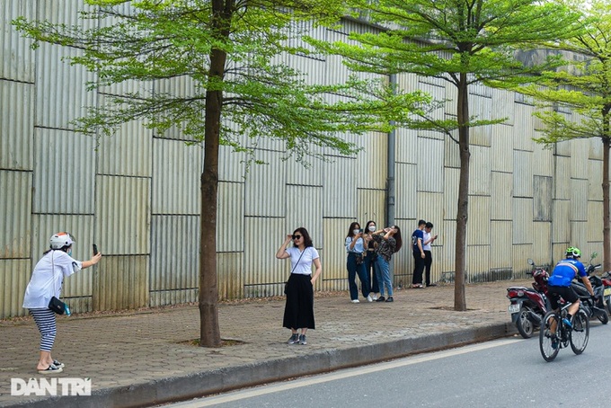 Hanoi street becomes attractive check-in destination - 7