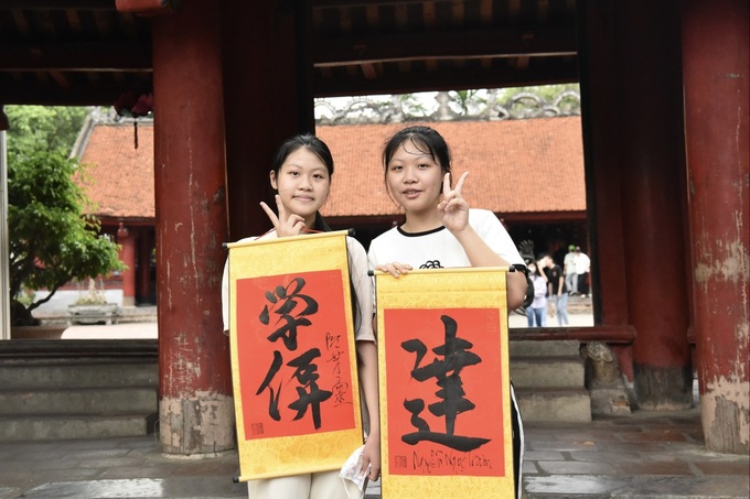 Hanoi students pray for exam luck at Temple of Literature - 6 Hanoi students pray for exam luck at Temple of Literature - 6