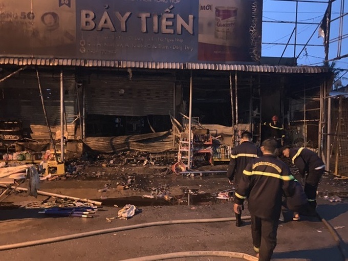 Three die in Dong Thap shop fire - 1 Three die in Dong Thap shop fire - 1