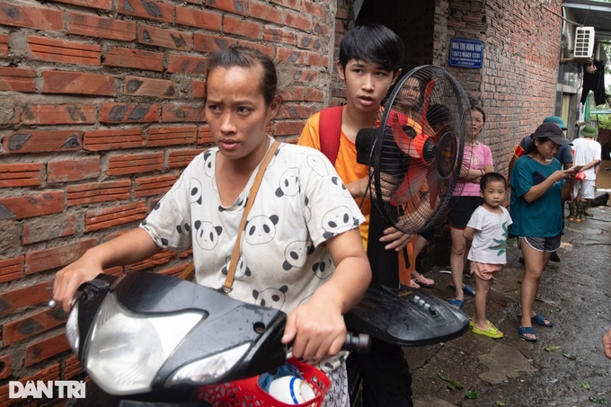 Households under Long Bien Bridge relocated - 4 Households under Long Bien Bridge relocated - 4