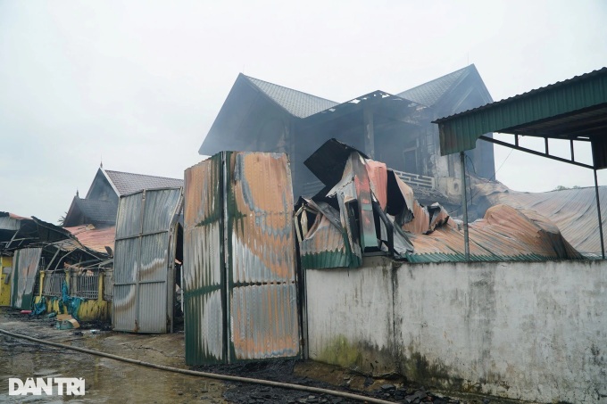 One dead in Thanh Hoa factory fire - 1