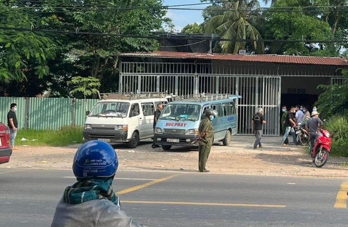 Two found dead in locked Dong Nai house - 1