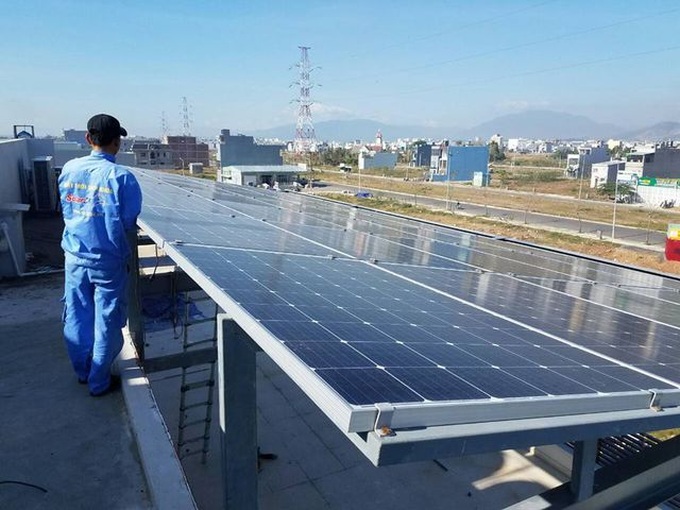 Vietnam pushes solar energy projects - 1