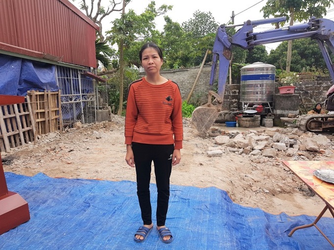 Dantri/DTiNews readers help build house for poor family in Ninh Binh - 1 Dantri/DTiNews readers help build house for poor family in Ninh Binh - 1