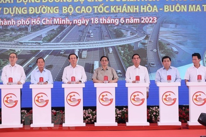 PM kicks off construction of important national transport projects - 1