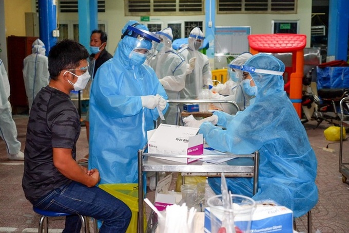 Ho Chi Minh City continues social distancing as pandemic remains complicated - 1
