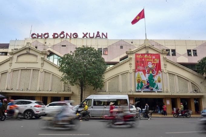 Hanoi’s biggest market quiet amid coronavirus fears - 2