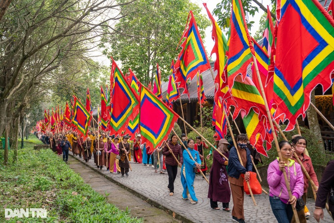 Vietnam’s largest pagoda crowded on Tet - 9