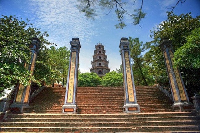Thien Mu pagoda, one of the oldest, holiest sites in Hue - 1
