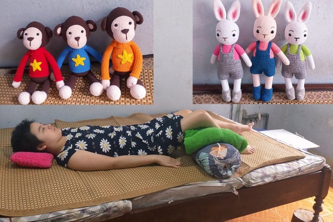 Ethnic woman calls for help in order to walk again - 1