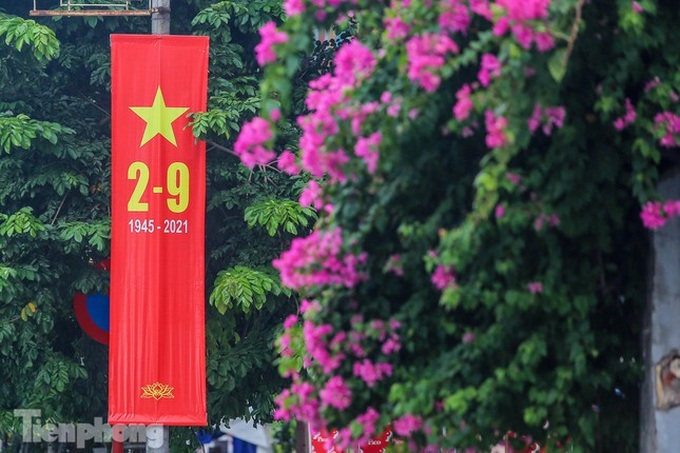 Hanoi streets decorated for National Day celebration - 7