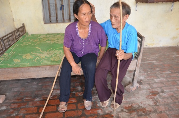 Ailing father and daughter in Ha Nam in desperate need of help - 1