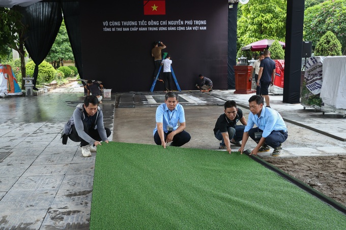 State President checks Mai Dich Cemetery ahead of state funeral - 4 State President checks Mai Dich Cemetery ahead of state funeral - 4