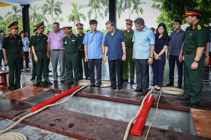 State President checks Mai Dich Cemetery ahead of state funeral - 3 State President checks Mai Dich Cemetery ahead of state funeral - 3