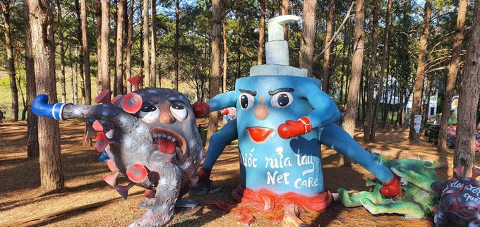 Da Lat sculptures promote Covid-19 prevention works - 2