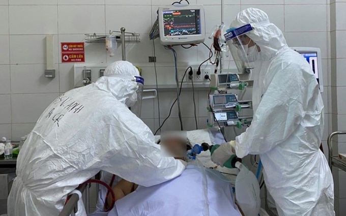 Four COVID-19 patients at Hanoi hospital turn critical - 1