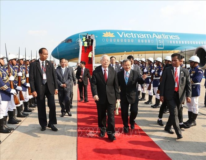 Top Vietnamese leader starts State visit to Cambodia - 1
