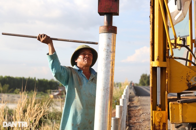 Newly-opened expressway remains incomplete - 9 Newly-opened expressway remains incomplete - 9