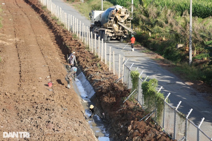 Newly-opened expressway remains incomplete - 2 Newly-opened expressway remains incomplete - 2