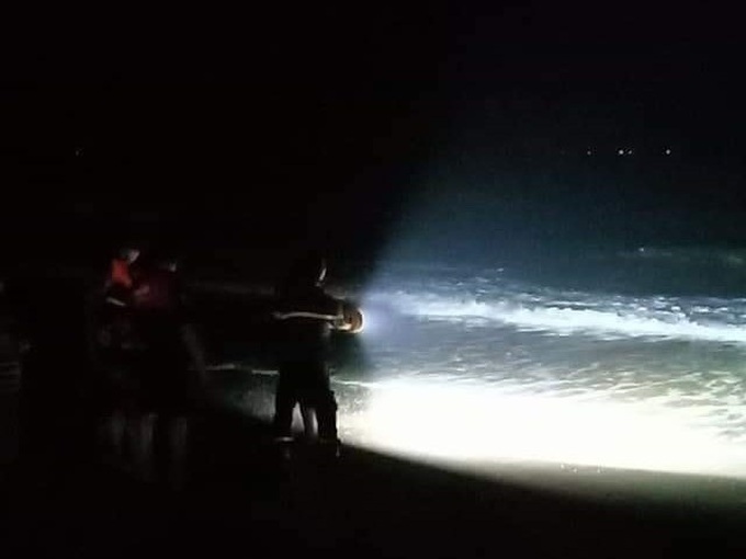 Four tourists drown at Binh Thuan beach - 2