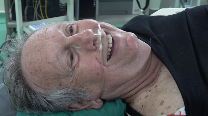 Heart attack victim saved at Tan Son Nhat Airport - 2