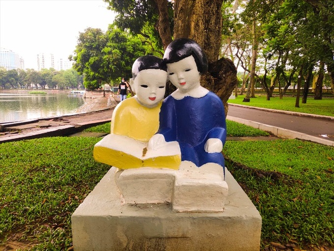 Thong Nhat Park managers criticised for poor statue colouring job - 5 Thong Nhat Park managers criticised for poor statue colouring job - 5