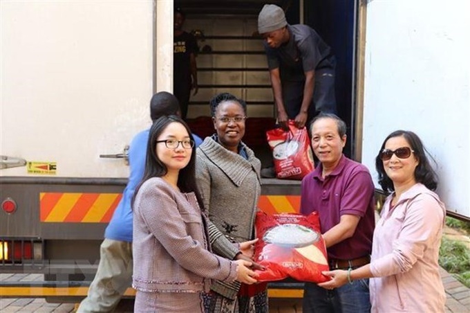 Vietnam sends relief aid to Zimbabwe cyclone victims - 1 Vietnam sends relief aid to Zimbabwe cyclone victims - 1