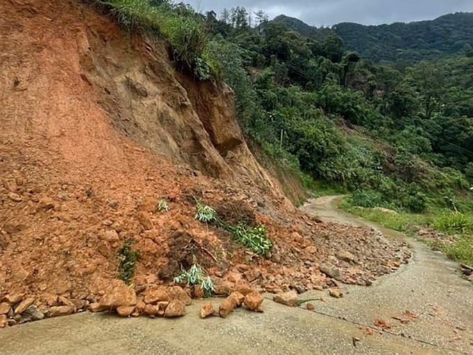 Landslide risks loom over Central Highlands - 1