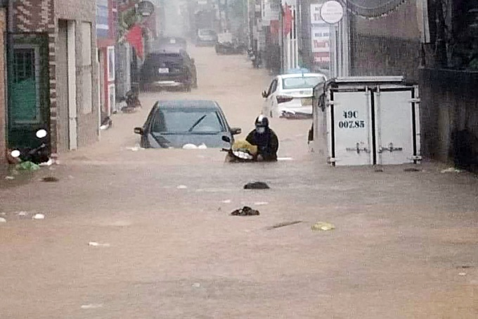 Causes of severe Da Lat flooding highlighted - 1