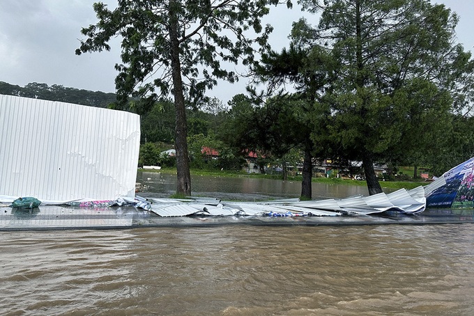 Heavy rain fears leave Da Lat hotel owners in dire straits - 2