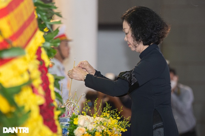 High-level funeral held for late Deputy Defense Minister Nguyen Chi Vinh - 2