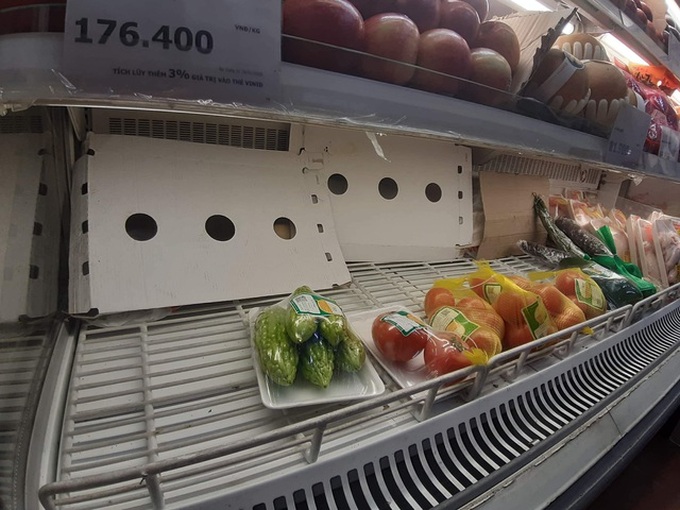 Supermarket shelves empty as people avoid going out - 5