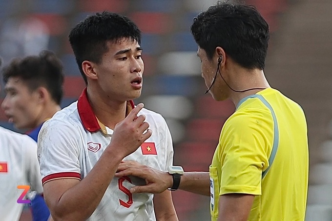 Four Vietnamese footballers detained for using banned substances - 1