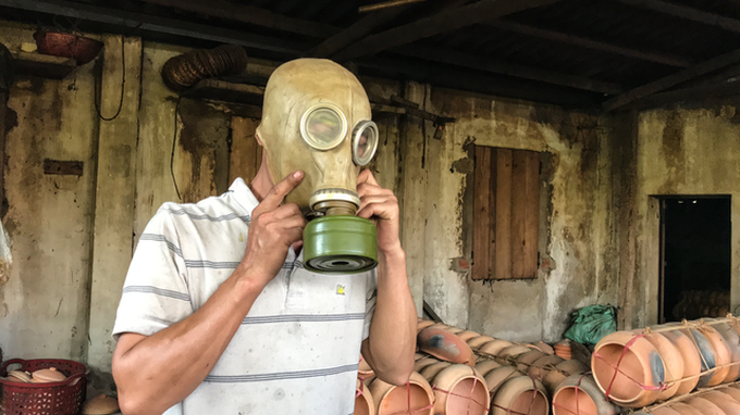Ha Nam village busy preparing Tet dishes - 6