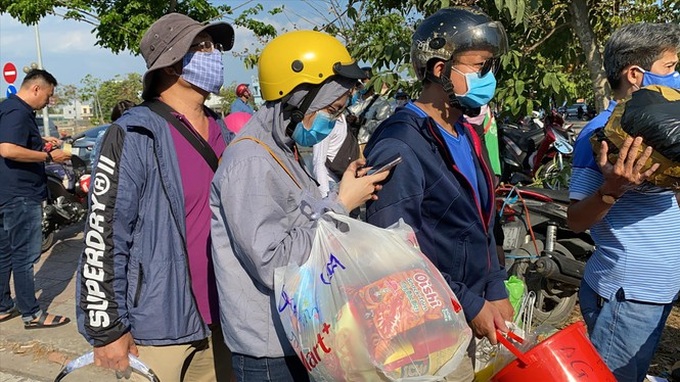 HCM City to fine people without face masks at public places - 1