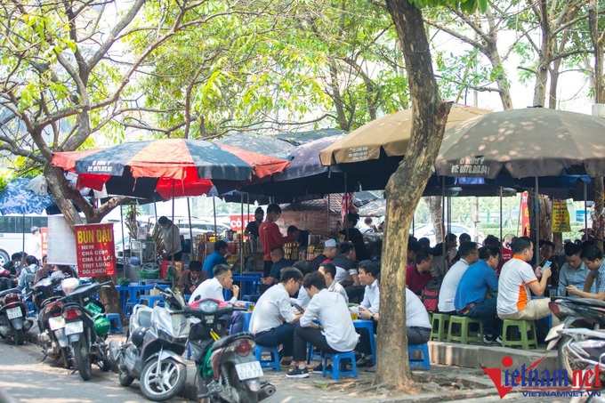 Hanoi pavement encroachment resurfaces - 2 Hanoi pavement encroachment resurfaces - 2