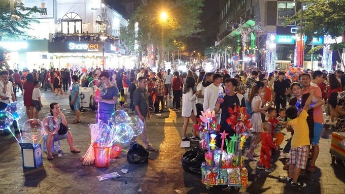 HCM City targets vendors on pedestrian street - 1
