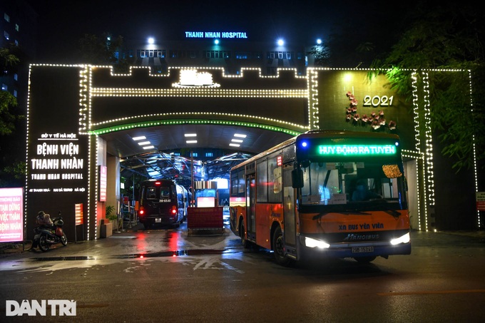 Hanoi hospital evacuates over 1,000 patients amid Covid-19 outbreak - 5