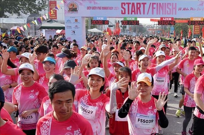 Nearly 1,500 runners join Dien Bien Phu Marathon 2024 - 1