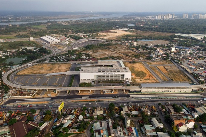 Vietnam’s most modern bus station faces ineffective operation - 1