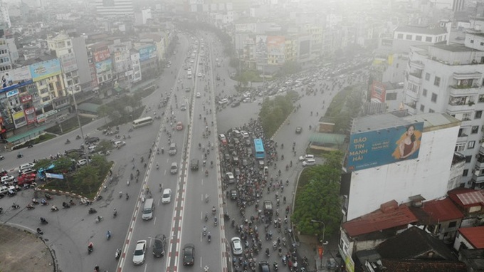Hanoi, HCM City streets face severe congestion - 1