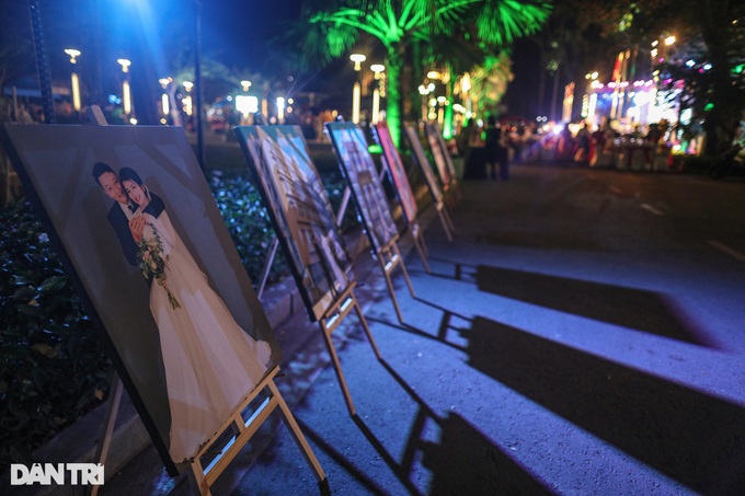 Mass wedding held for HCM City hospital’s couples - 5