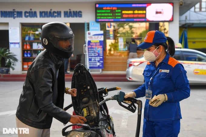 Petroleum prices slightly increase following latest adjustment - 1 Petroleum prices slightly increase following latest adjustment - 1