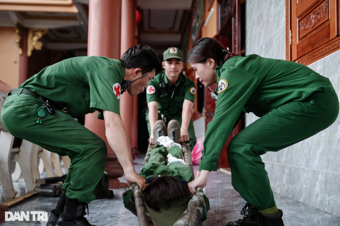 Ambulance support team in HCM City - 7